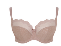 all figure: sculptresse