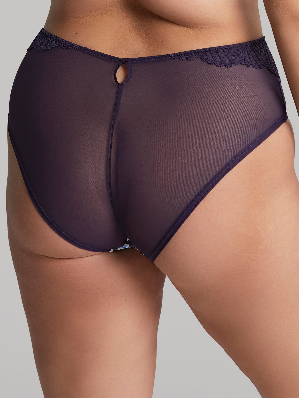 all figure: sculptresse