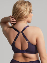 all figure: sculptresse