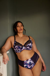 all figure: sculptresse