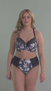 all figure: sculptresse