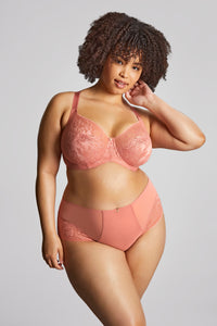 all figure: sculptresse