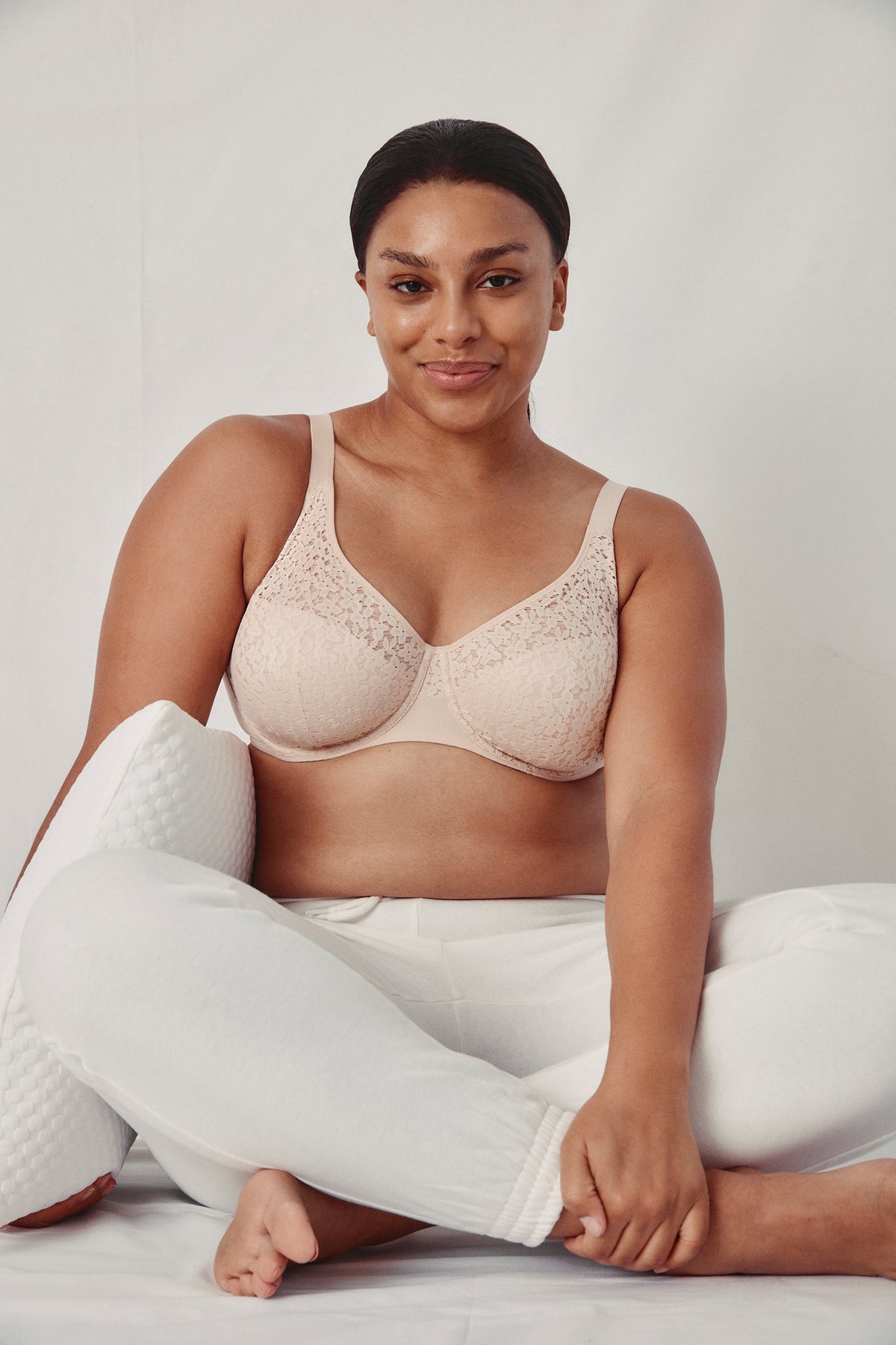 Chantelle Womens Basic Invisible Smooth T-Shirt Bra : : Clothing,  Shoes & Accessories