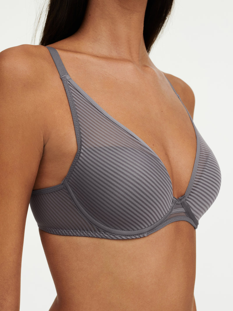 Vanilla Plunge Cup Bra by Touchable -  Canada