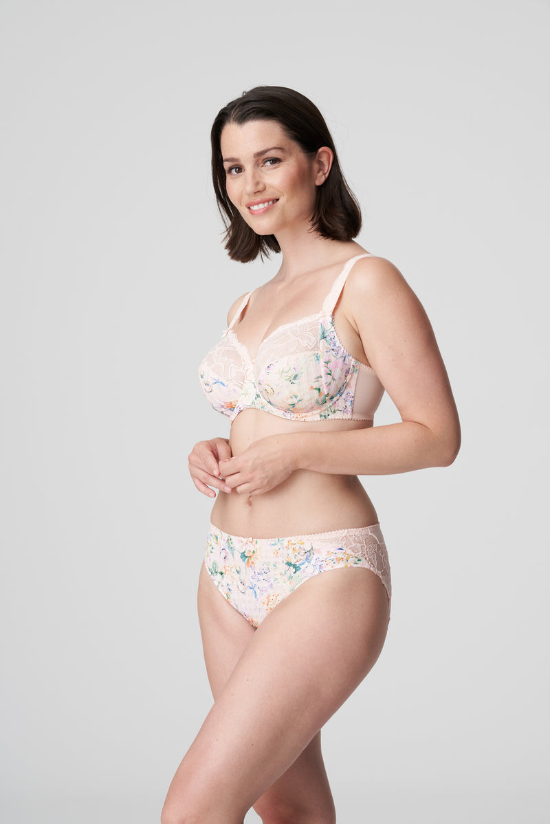 all figure: prima donna